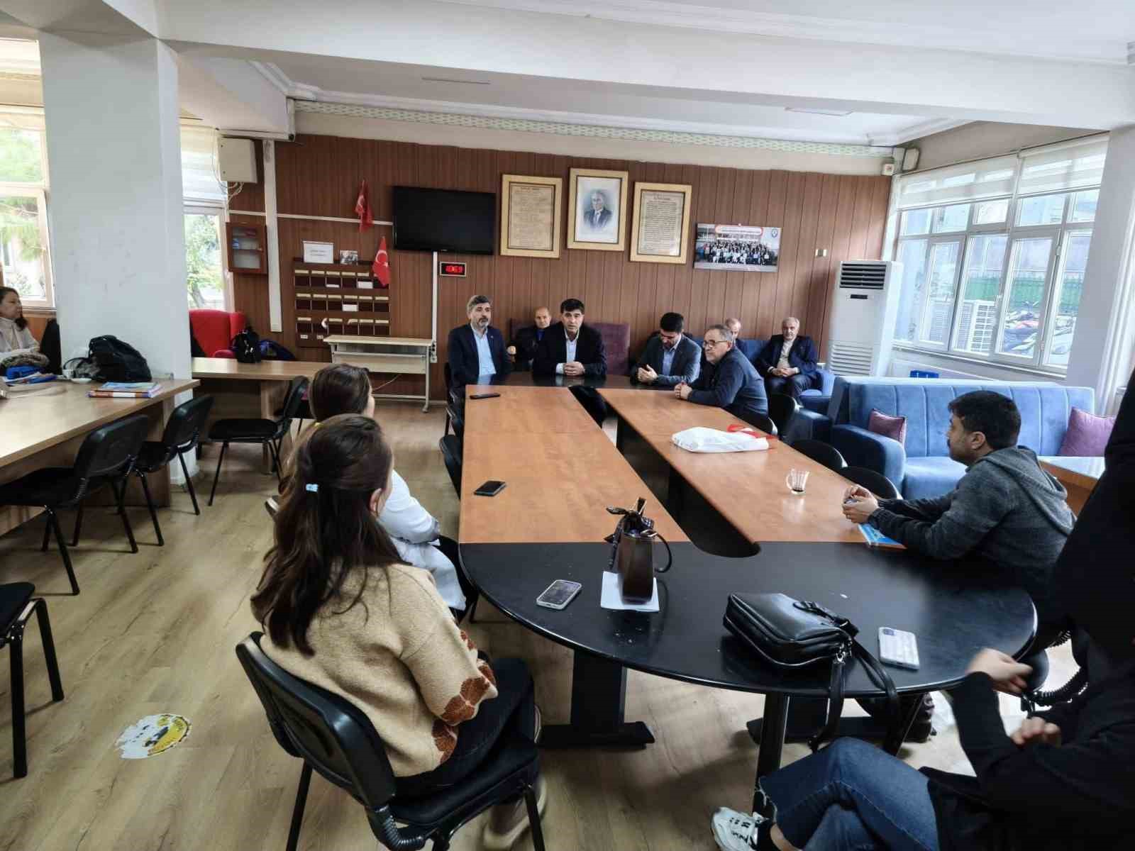 Eğitimcilerin sesi Şehzadeler’de yükseldi