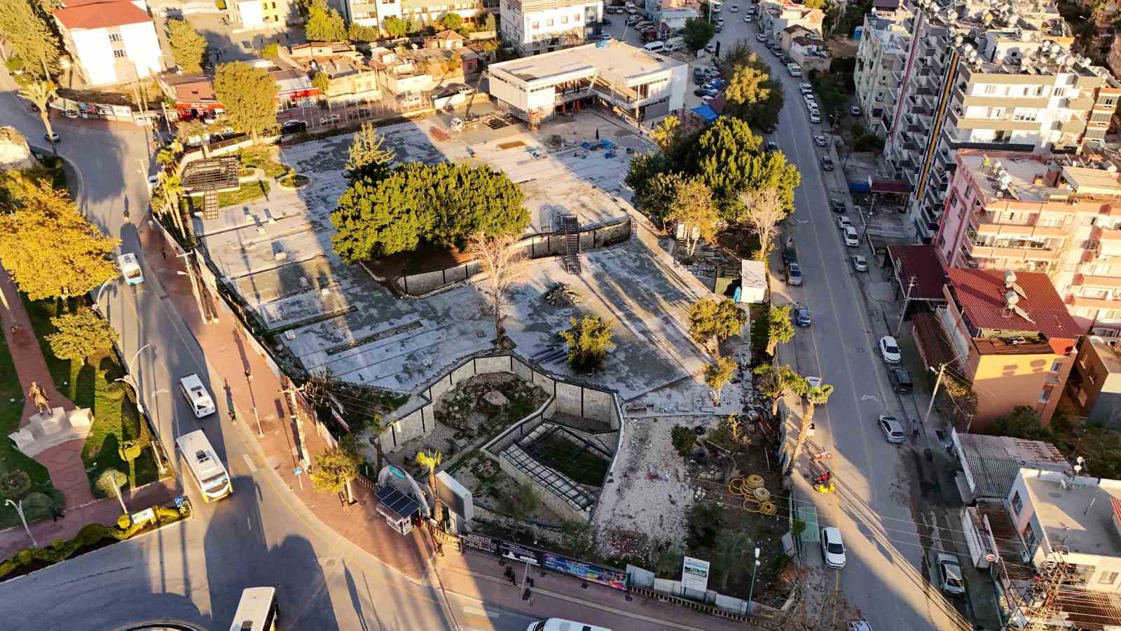 Tarsus’ta Kent Meydanı Projesi açılış için gün sayıyor