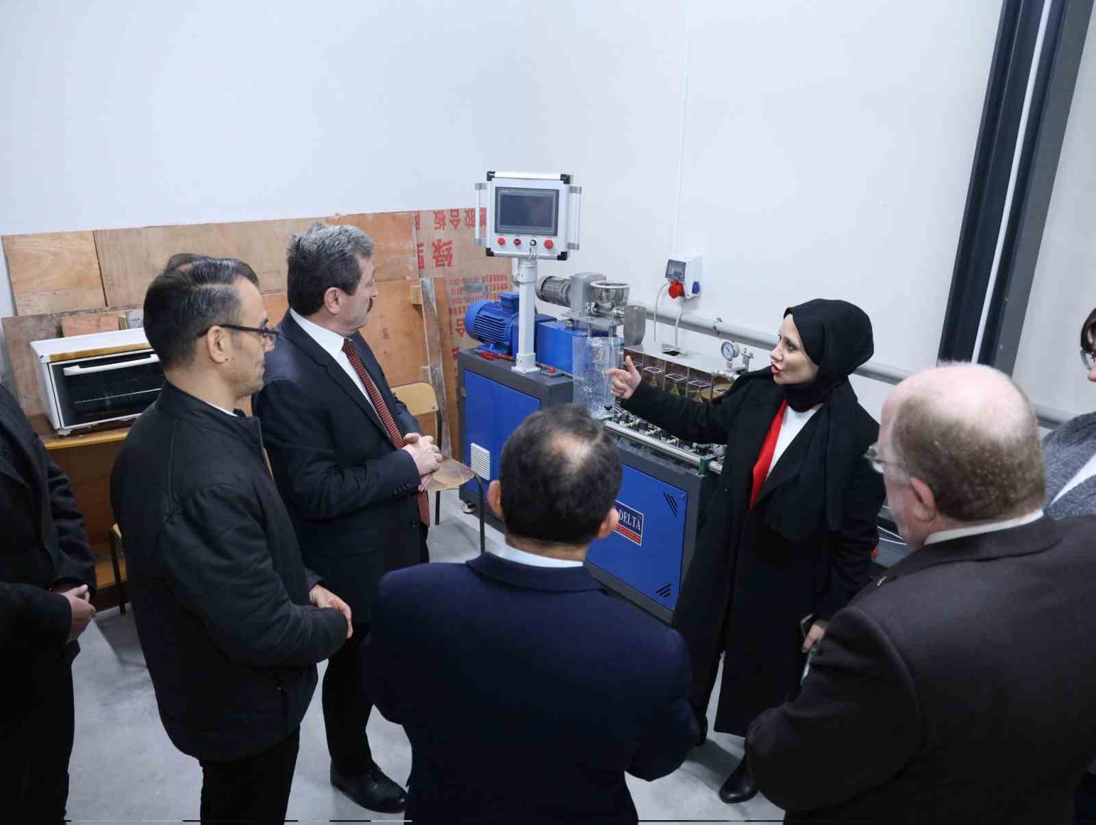 Türk mühendislerden çocuklar için mobil yürüme robotu