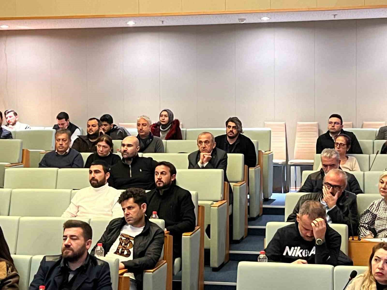Manisa’da firmalara e-ihracatla küresel pazarlara açılma anlatıldı