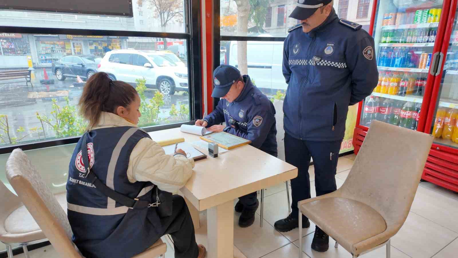 Büyükşehir zabıtası, şehrin huzuru ve düzeni için denetimlerine devam ediyor