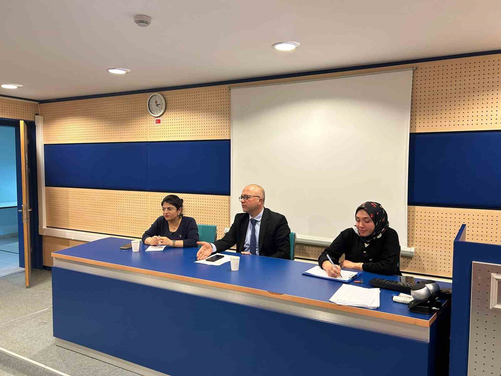 Elazığ&rsquo;da sağlık istasyonlarının durum değerlendirmesi yapıldı
