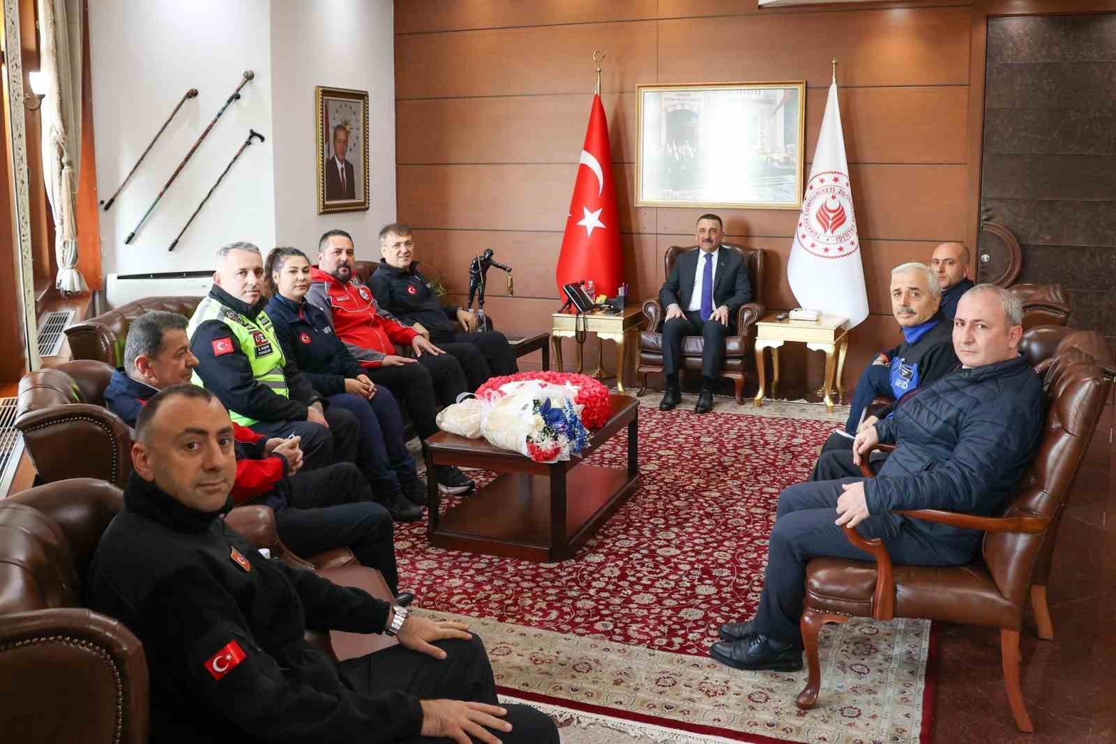 Vali Hacıbektaşoğlu, AFAD’ın 16. kuruluş yıl dönümünde kurum temsilcilerini kabul etti