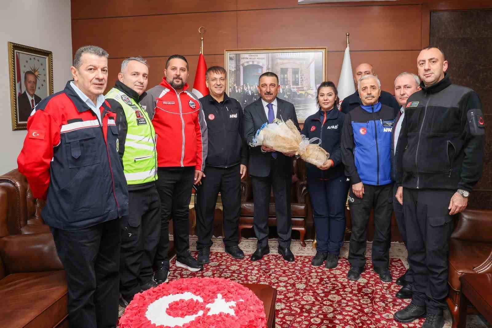 Vali Hacıbektaşoğlu, AFAD&rsquo;ın 16. kuruluş yıl d&ouml;n&uuml;m&uuml;nde kurum temsilcilerini kabul etti
