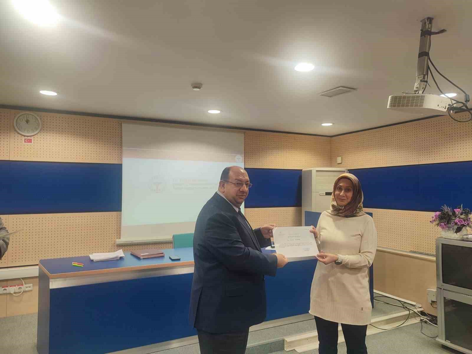 Elazığ&rsquo;da sağlık&ccedil;ılara seminer verildi
