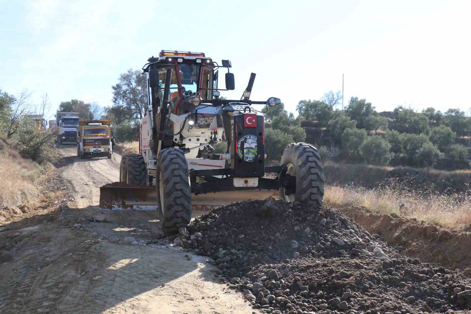 Bozdoğan Belediyesi yol çalışmalarına devam ediyor