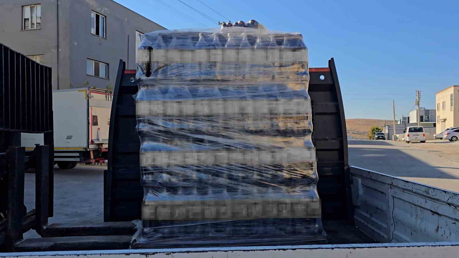 Şanlıurfa’da tarihi geçmiş 8 bin şişe meşrubat ele geçirildi