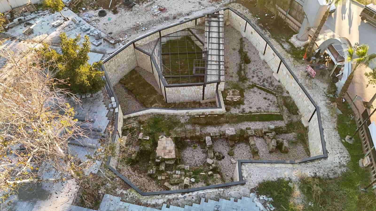 Tarsus&rsquo;ta Kent Meydanı Projesi a&ccedil;ılış i&ccedil;in g&uuml;n sayıyor
