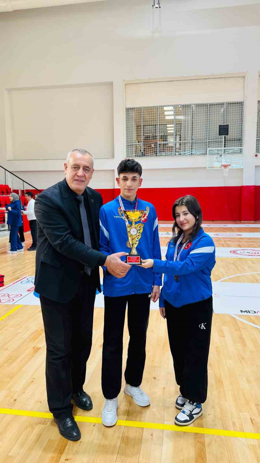 Niğde’de Okul Sporları Floor Curling Müsabakaları tamamlandı