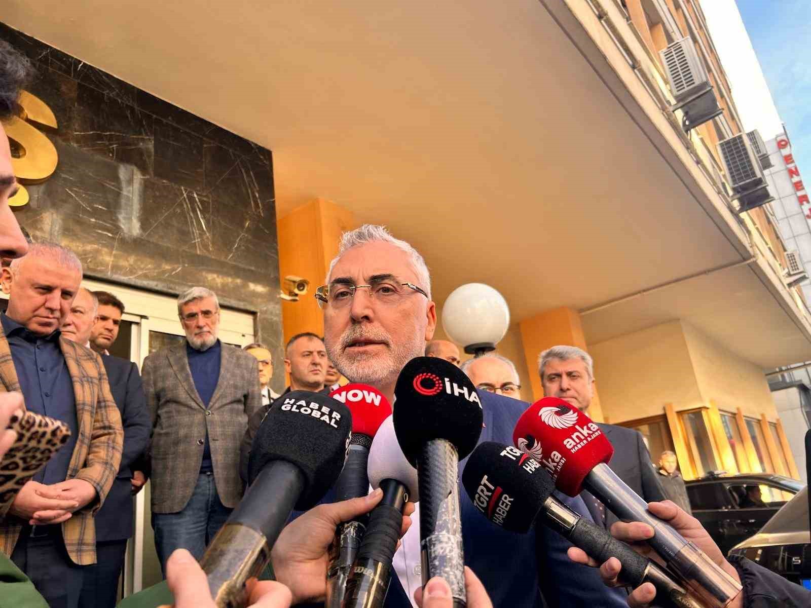 Bakan Işıkhan: "(TÜRK-İŞ ile görüşme) Komisyona katılmama gerekçelerini tekrar yenilediler"