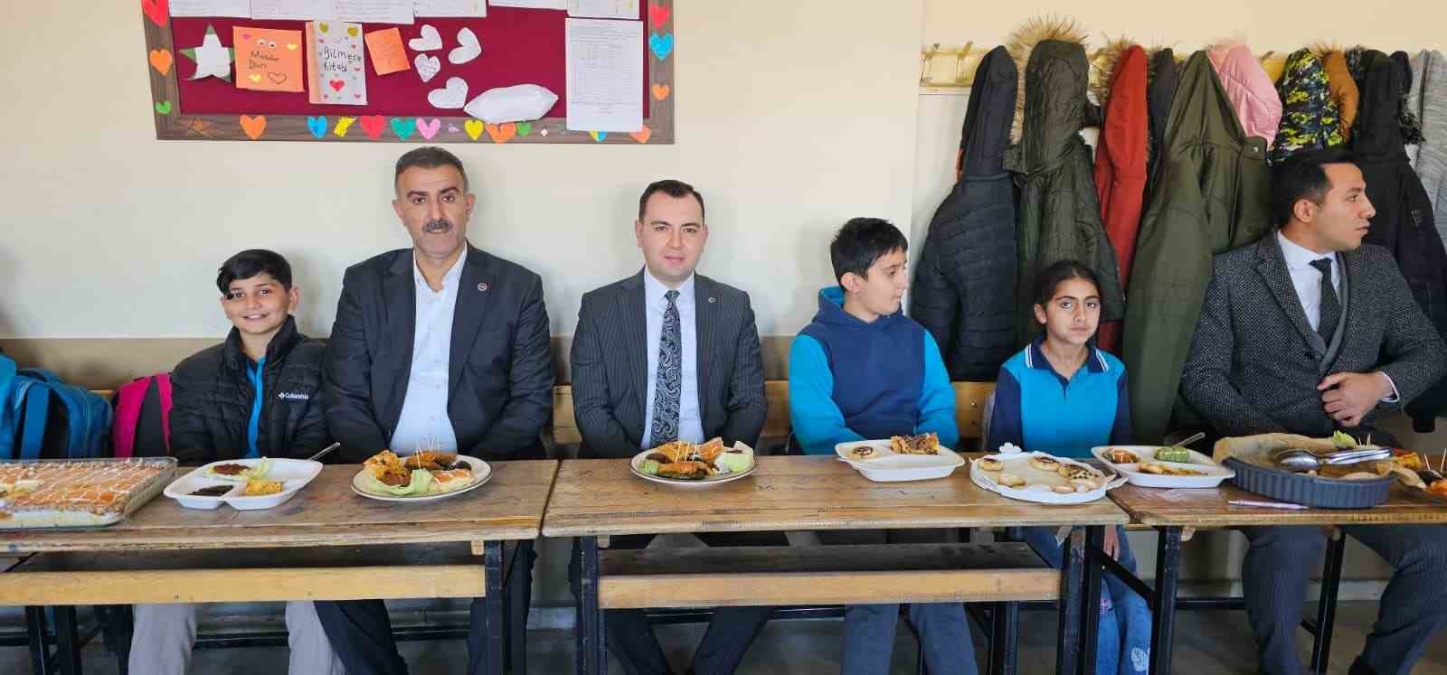 Hask&ouml;y&rsquo;de yerli ve milli savunma sanayi &uuml;r&uuml;nleri sergilendi
