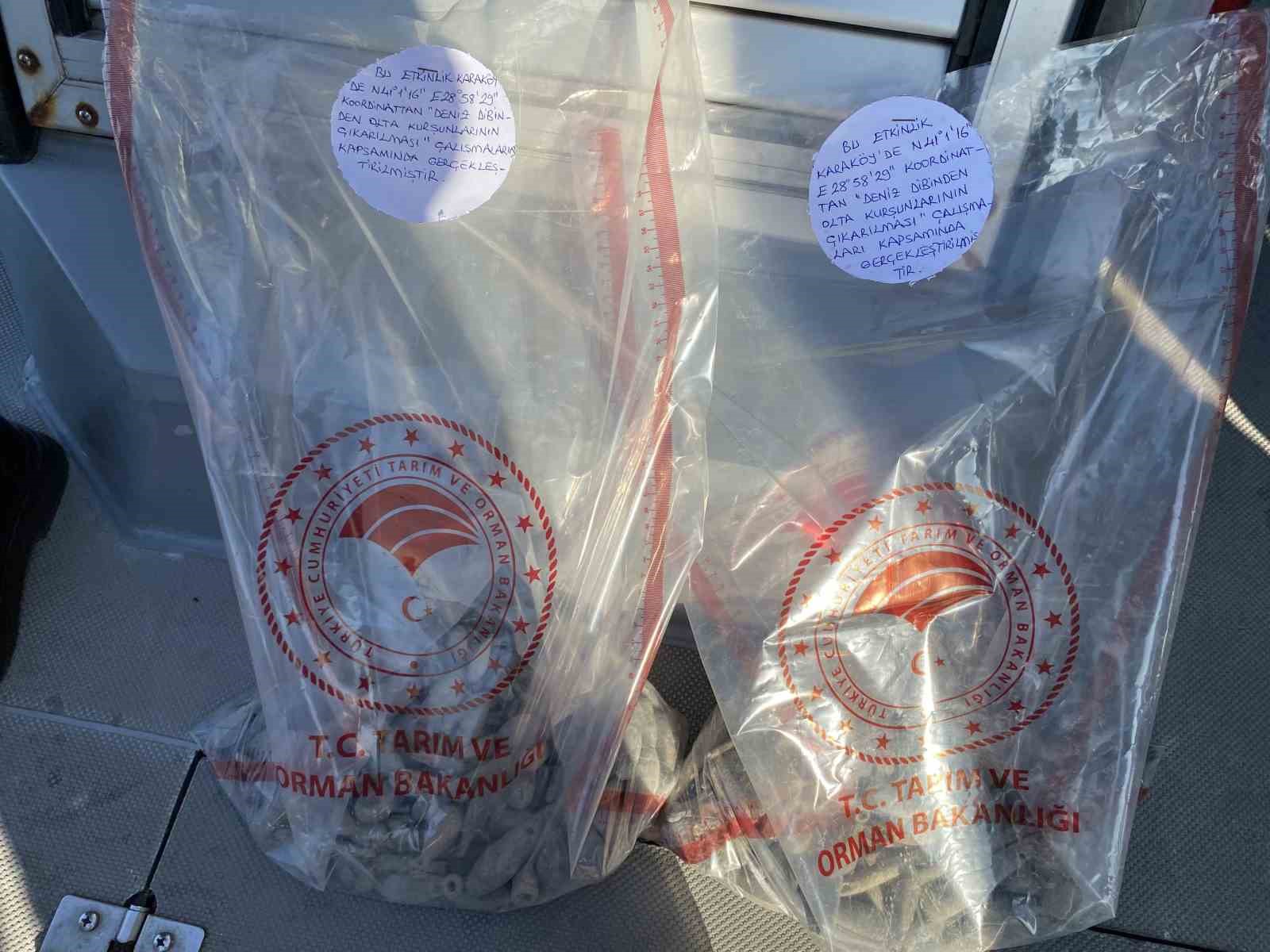 Haliç’ten 33 kilogram olta kurşunu çıkarıldı