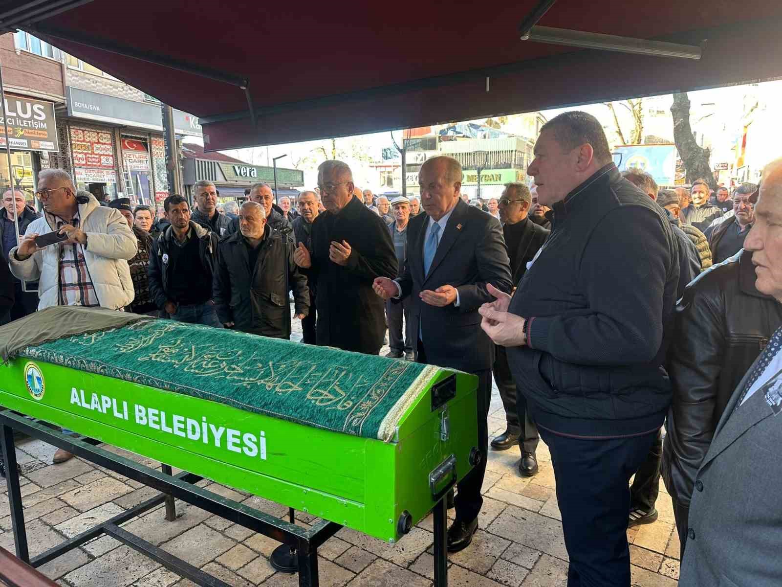 Alaplı Belediye Başkanı Tekin’nin annesi son yolculuğuna uğurlandı