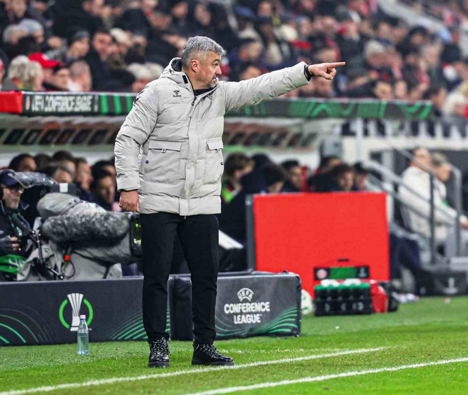 Thomas Reis: "Takımımın performansı sebebiyle hayal kırıklığı yaşıyorum"