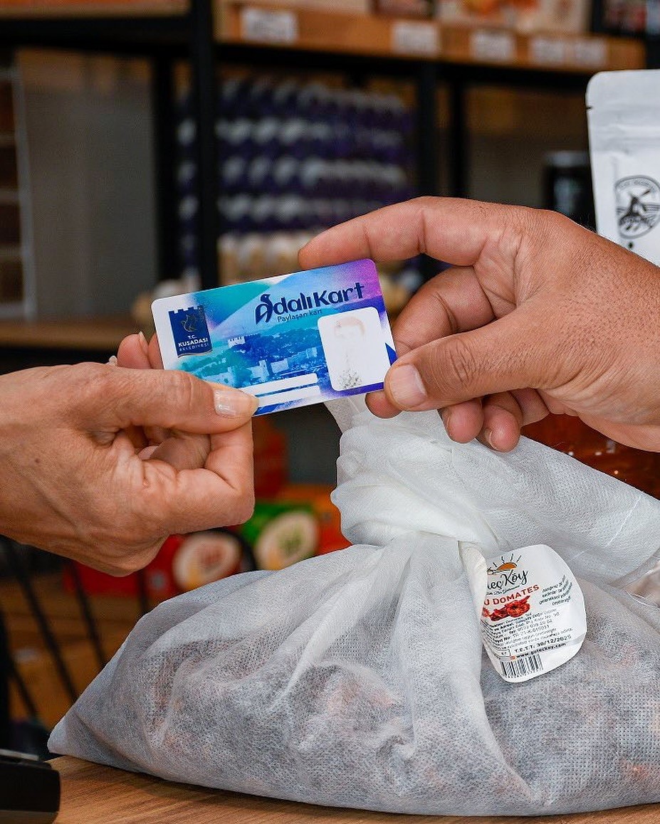 Adalı Kart&rsquo;ın indirim ağı t&uuml;m kenti sarıyor
