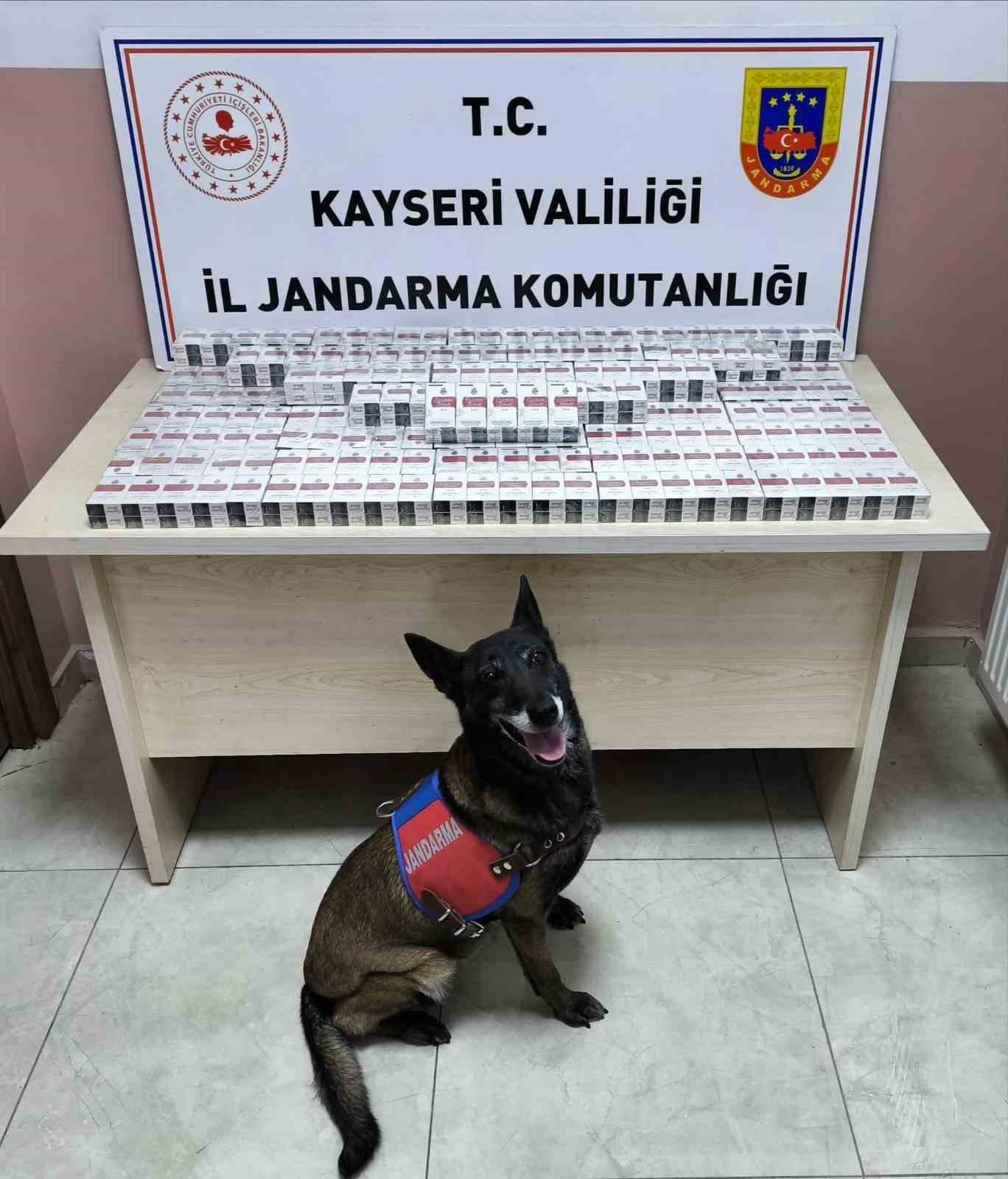 Yol kontrol&uuml;nde 930 paket ka&ccedil;ak sigara ele ge&ccedil;irildi
