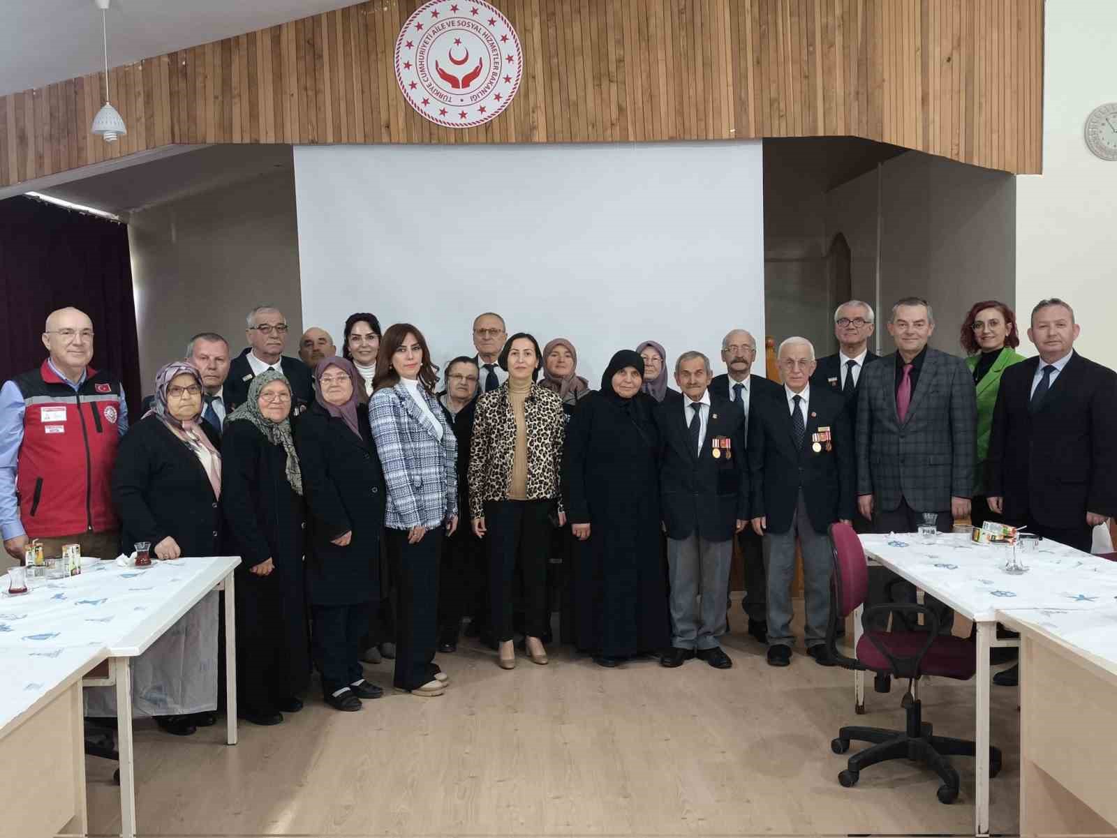 Şehit yakınları ve gaziler için Ebru Sanatı kursu