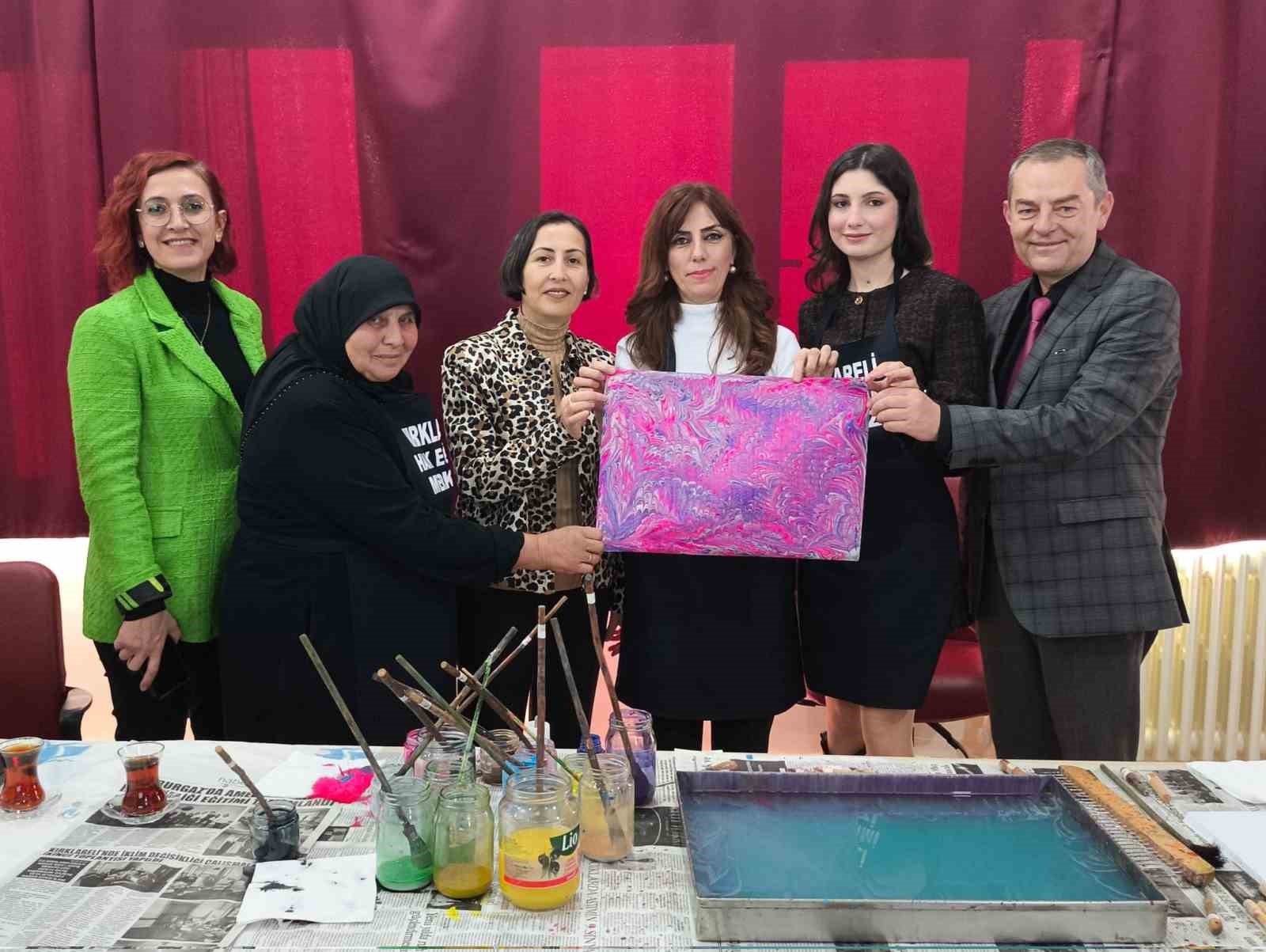 Şehit yakınları ve gaziler i&ccedil;in Ebru Sanatı kursu
