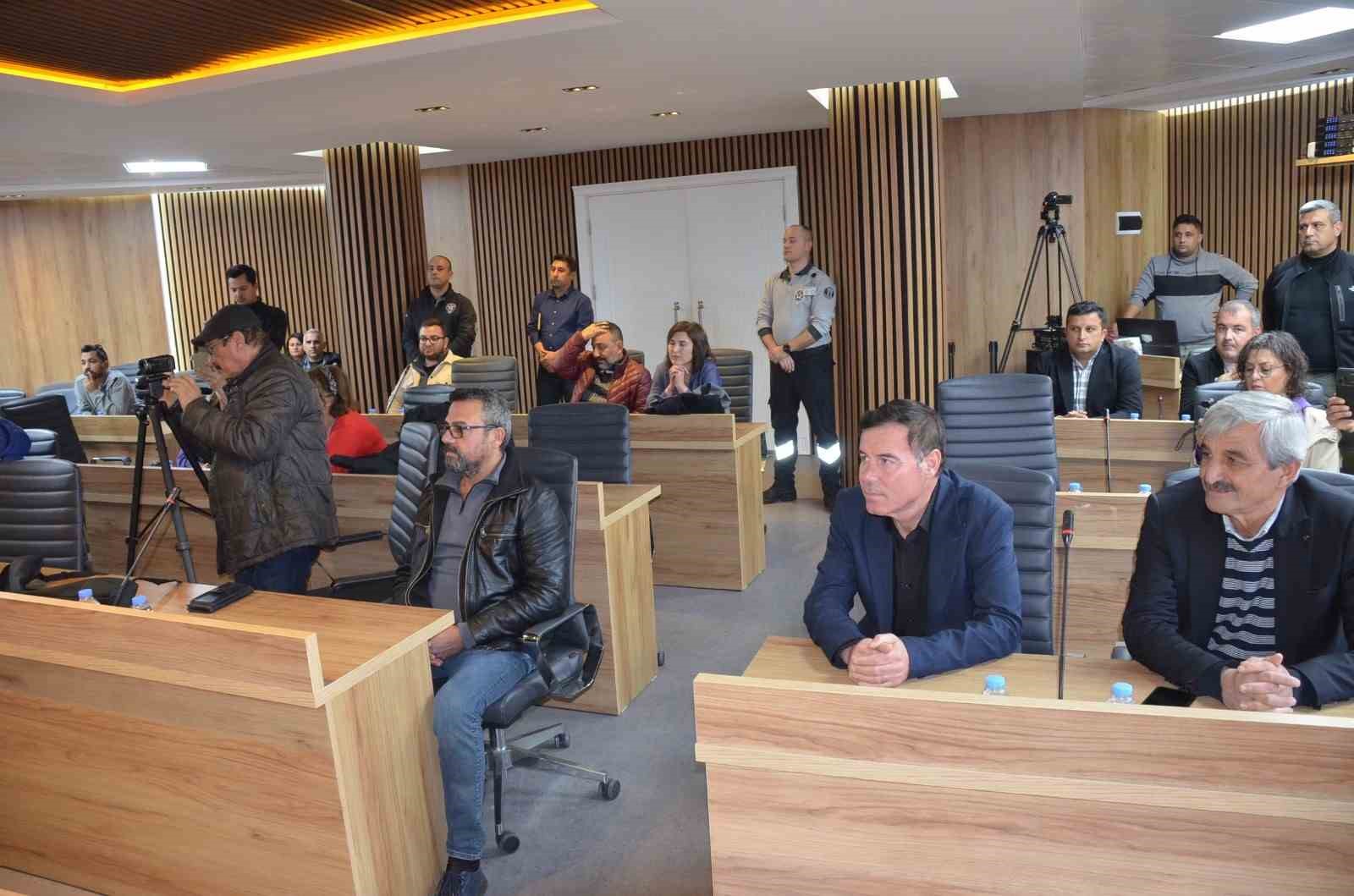 Başkan Gen&ccedil;ay, tezgahlar konusunda konuştu: "Devir ve kiralama yok"
