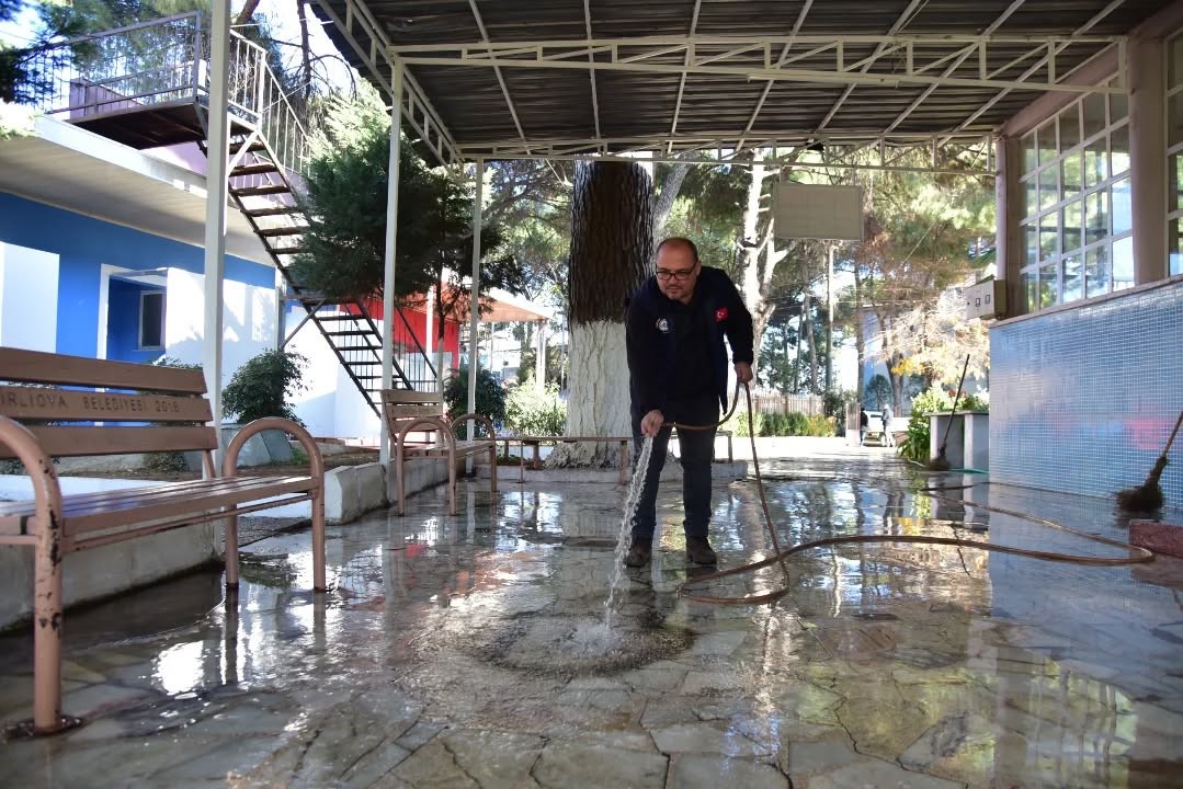 Başkan Kaya: "Camilerimizde huzurlu ibadet ortamı oluşturuyoruz"
