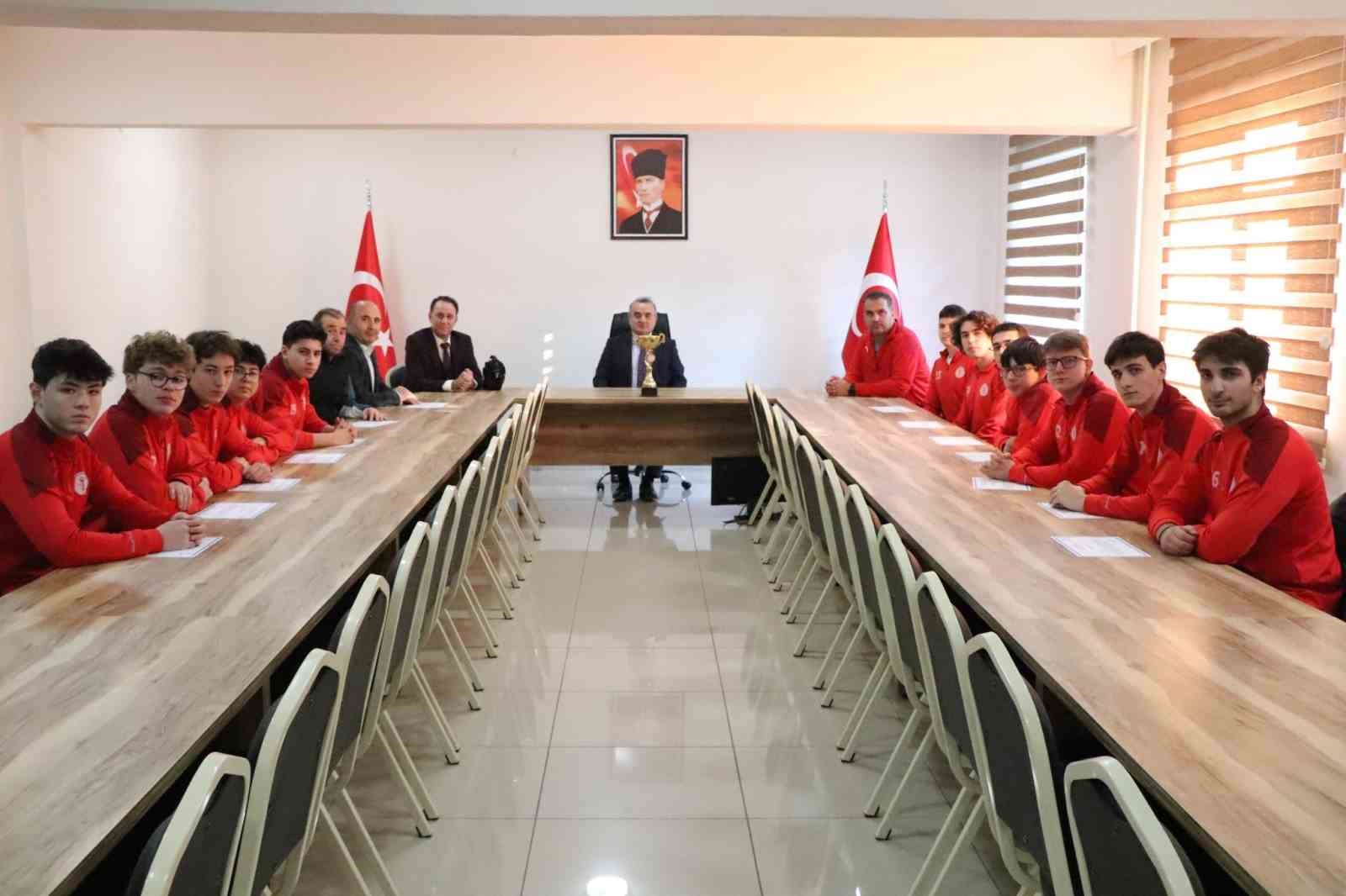 Bilecik&rsquo;te gen&ccedil; basketbolculardan il birinciliği
