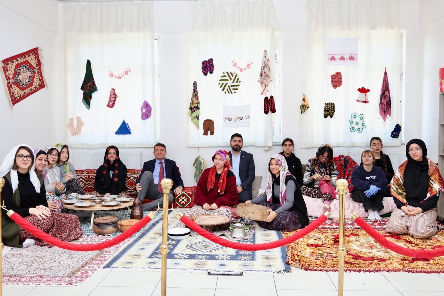 Bilecik&rsquo;te &ouml;ğrencilerden hayır &ccedil;arşısı
