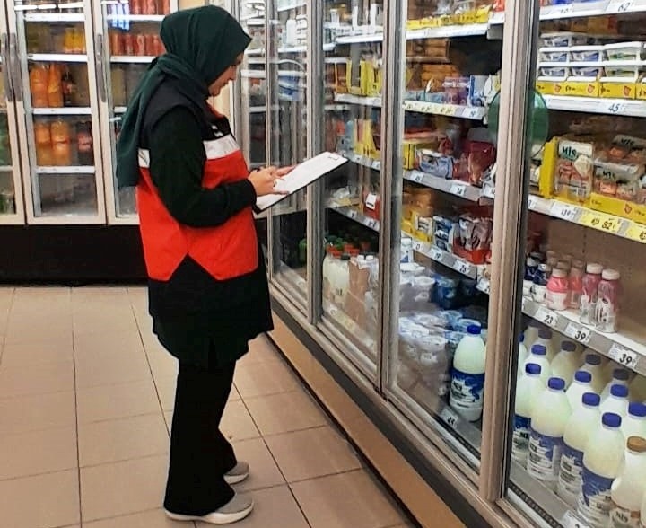 Tavşanlı&rsquo;da marketlerde fiyat takibi denetimleri s&uuml;r&uuml;yor
