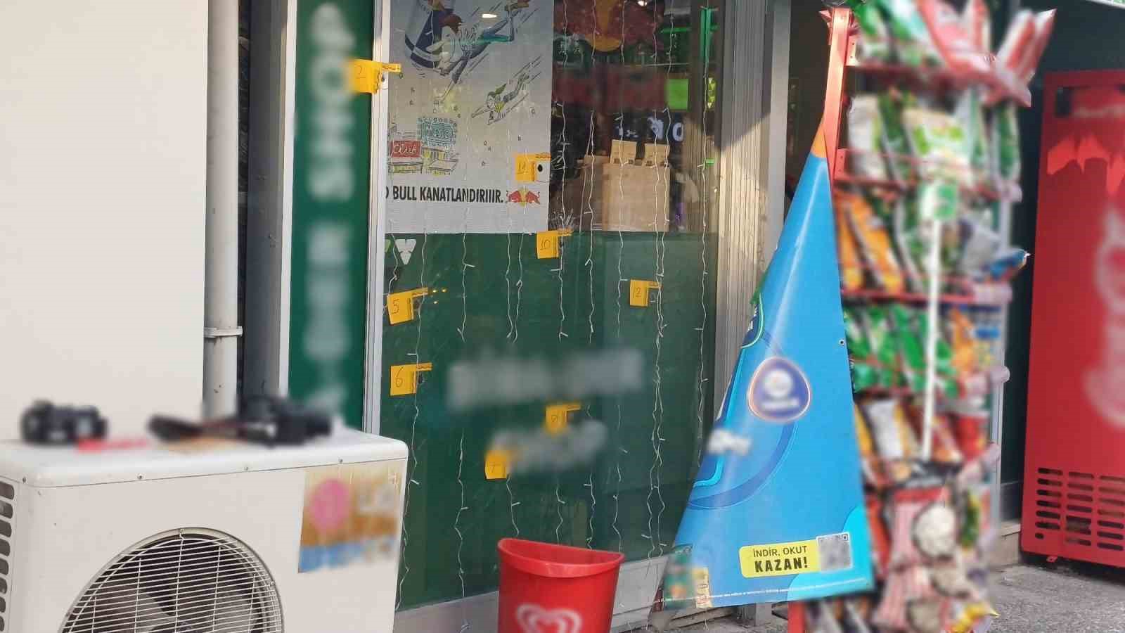 İşyerine silahlı saldırı: 12 el ateş ettiler
