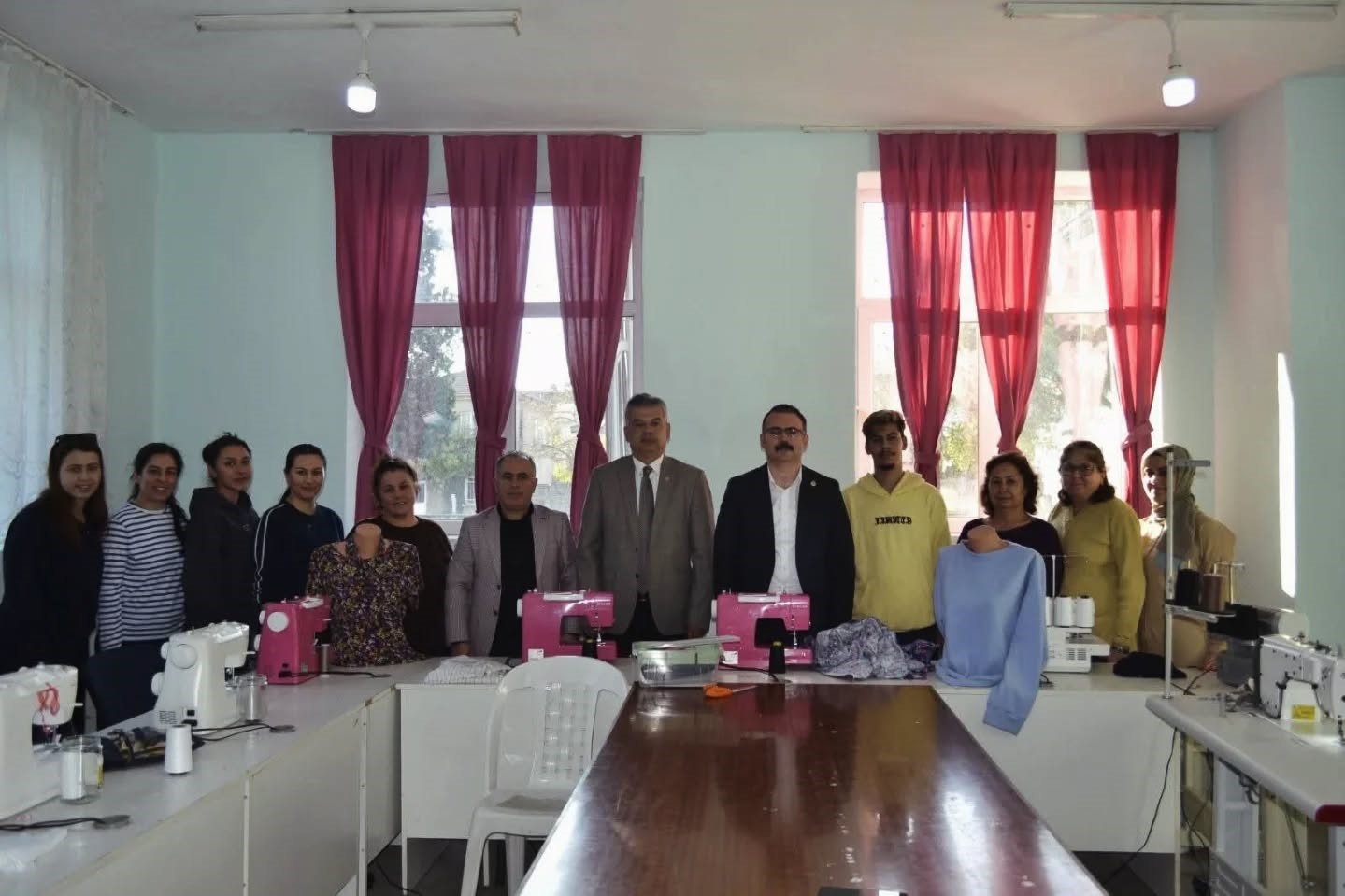 Kaymakam Ateş, Halk Eğitim kursiyerleriyle bir araya geldi