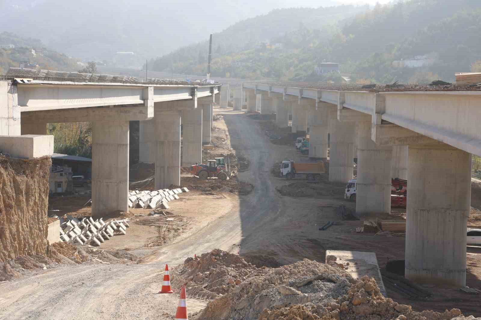 Amanos Dağları&rsquo;nda 8.5 kilometre uzunluğu t&uuml;nelde ışık g&ouml;r&uuml;nd&uuml;
