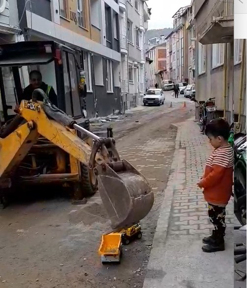 Tokat Belediye operat&ouml;r&uuml;nden minik operat&ouml;re jest
