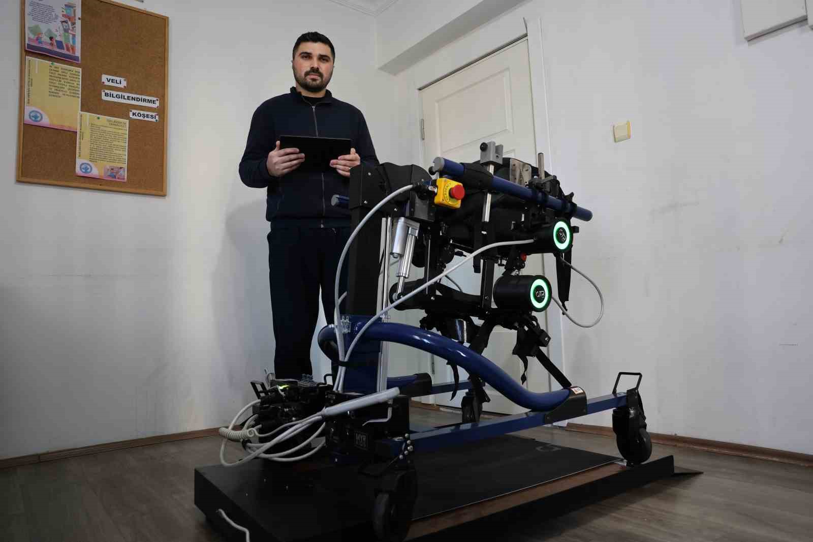 Sivas’ın ilk ve tek mobil yürüme robotu yürüme güçlüğü çeken çocuklara umut oluyor