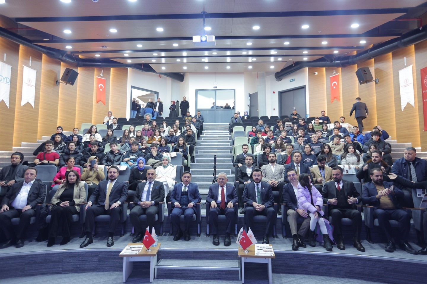 Başkan B&uuml;y&uuml;kkılı&ccedil;&rsquo;tan gen&ccedil; girişimcilere tam destek
