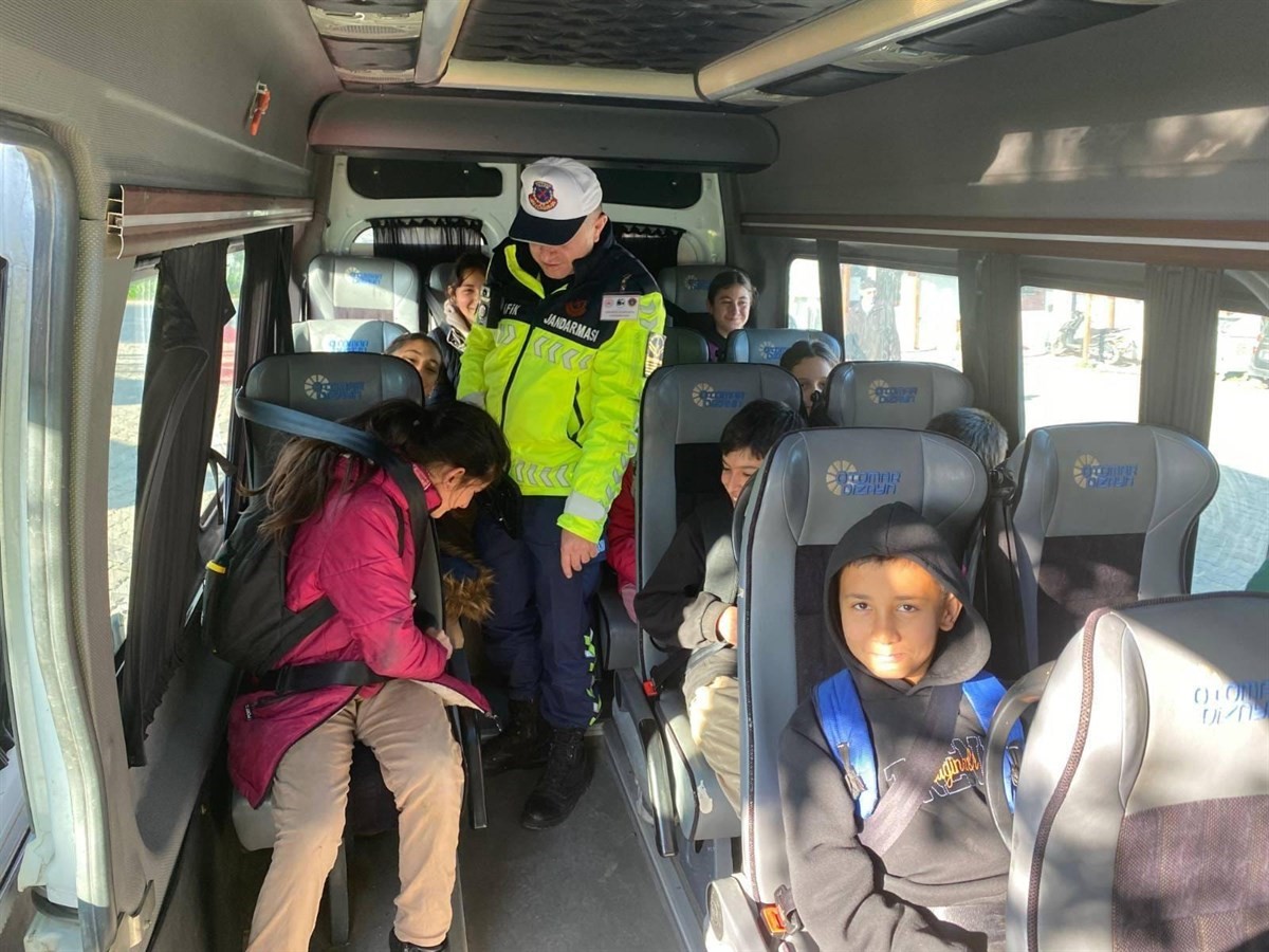 Balıkesir’de Yılbaşı Öncesi Okul Çevreleri ve Servislere Denetim