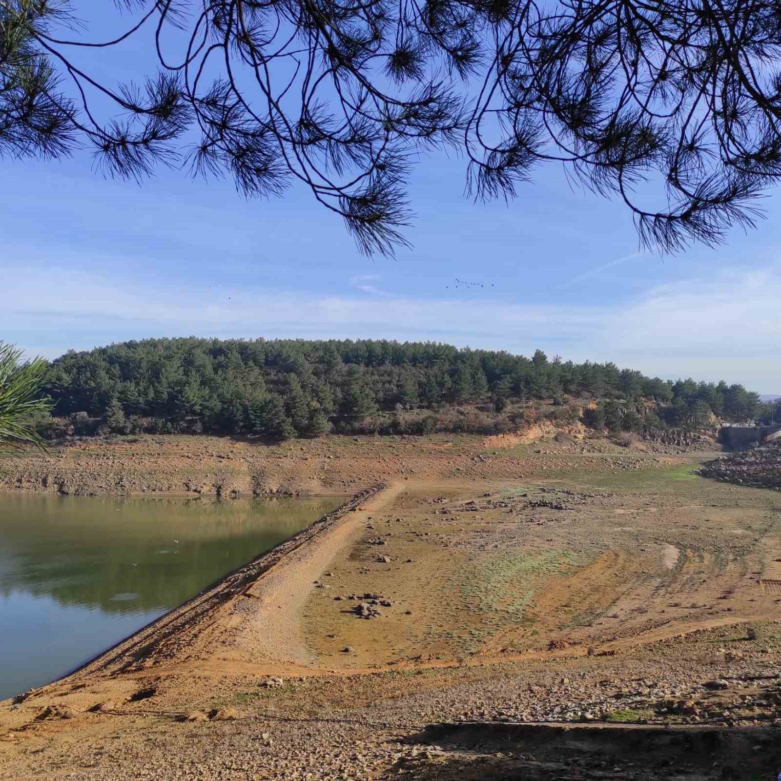 Keşan&rsquo;a i&ccedil;me suyu sağlanan barajdan artık su alınamıyor
