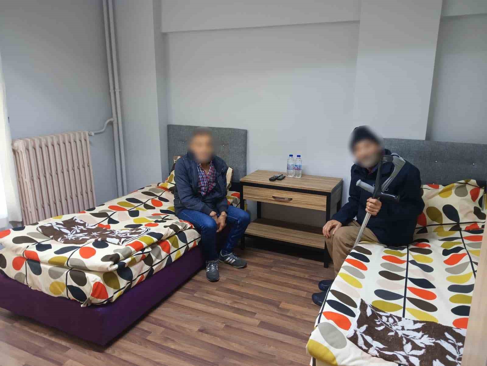 Ankara Vali Yardımcısı İsmail G&uuml;ltekin: "Ucuz otellerde g&ouml;n&uuml;ll&uuml; olarak kalan emekli vatandaşlarımızı ikna ederek sağlıklı ortamlara almaya &ccedil;alışıyoruz"
