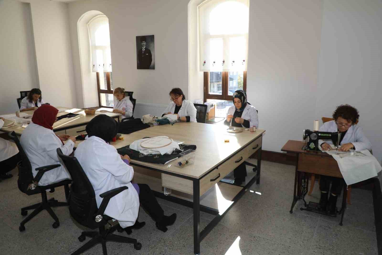 Hobileri meslekleri oldu
