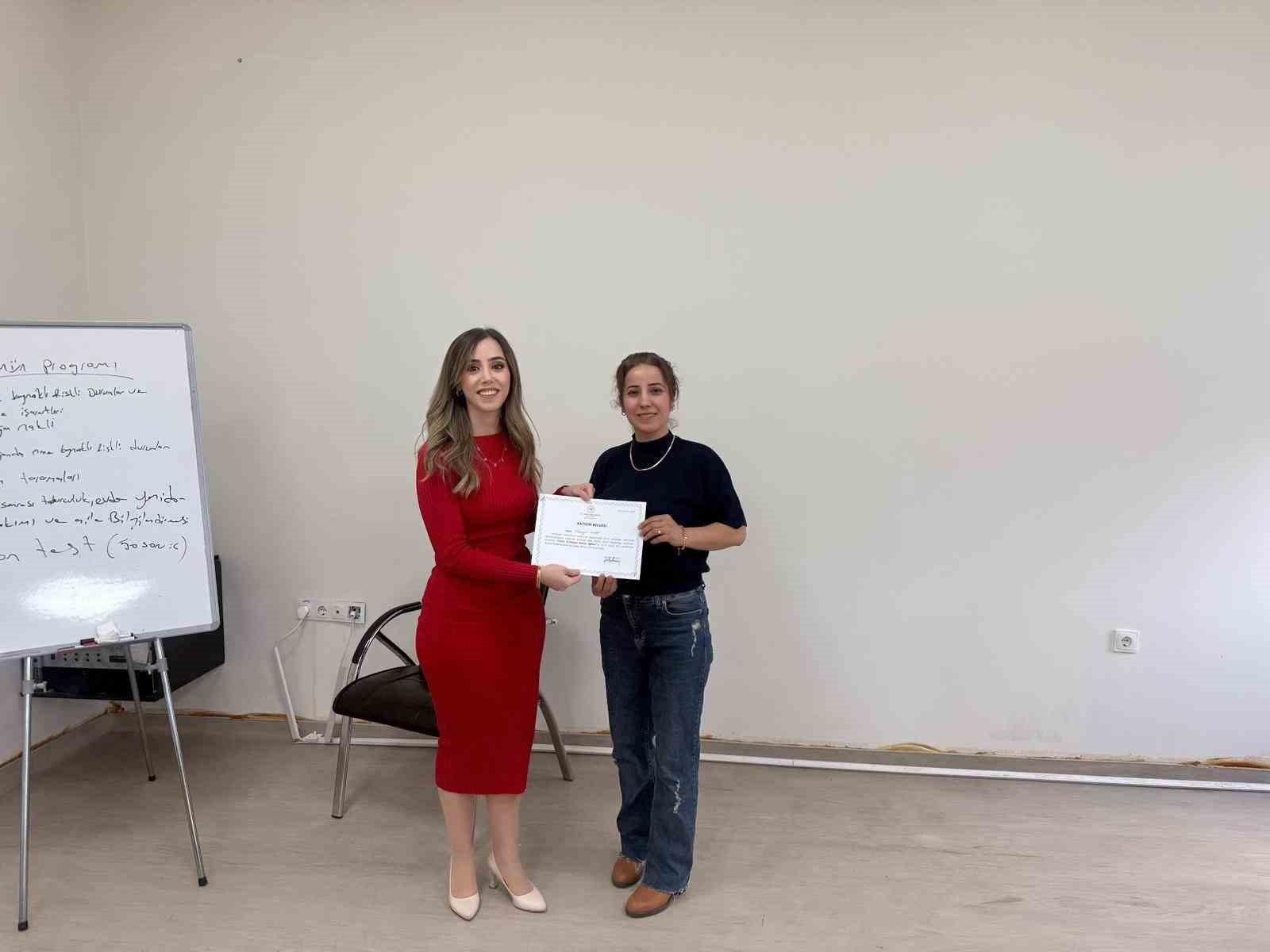 Batman&rsquo;da ebelere yeni doğan bakımı eğitimi verildi
