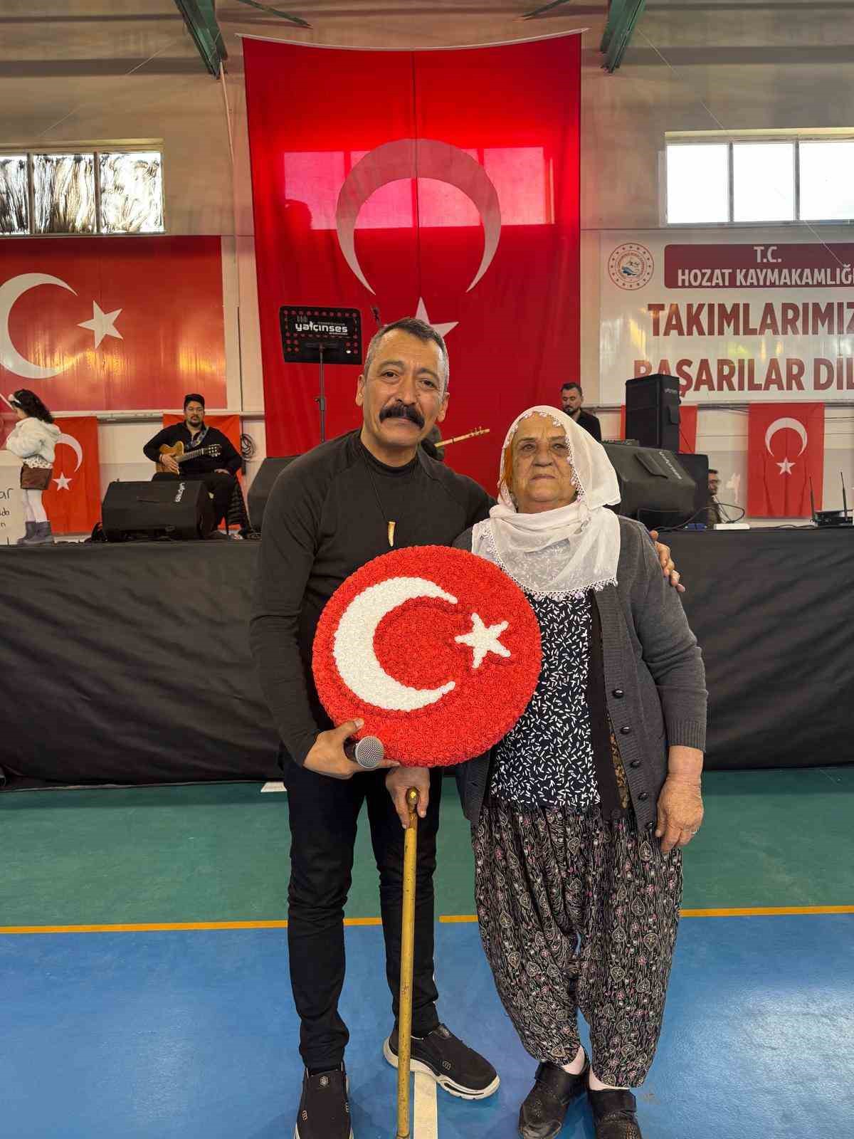 Hozat&rsquo;ta g&uuml;venlik kuvvetlerine moral programı d&uuml;zenlendi
