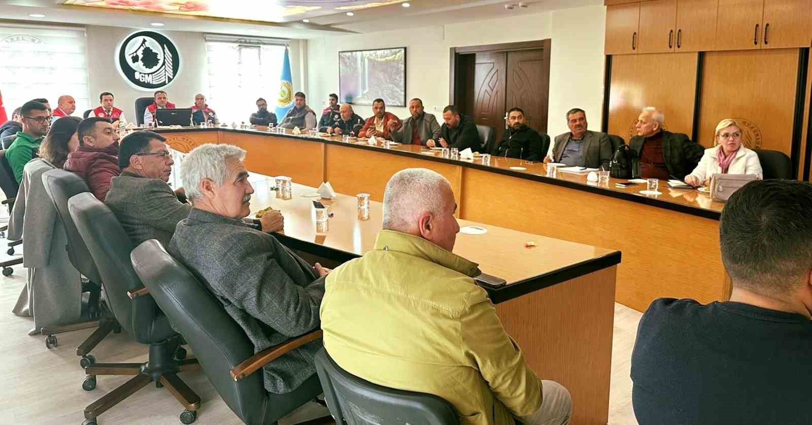 Mersin’de zeytinyağı ve sofralık zeytin üretimi bilgilendirme toplantısı