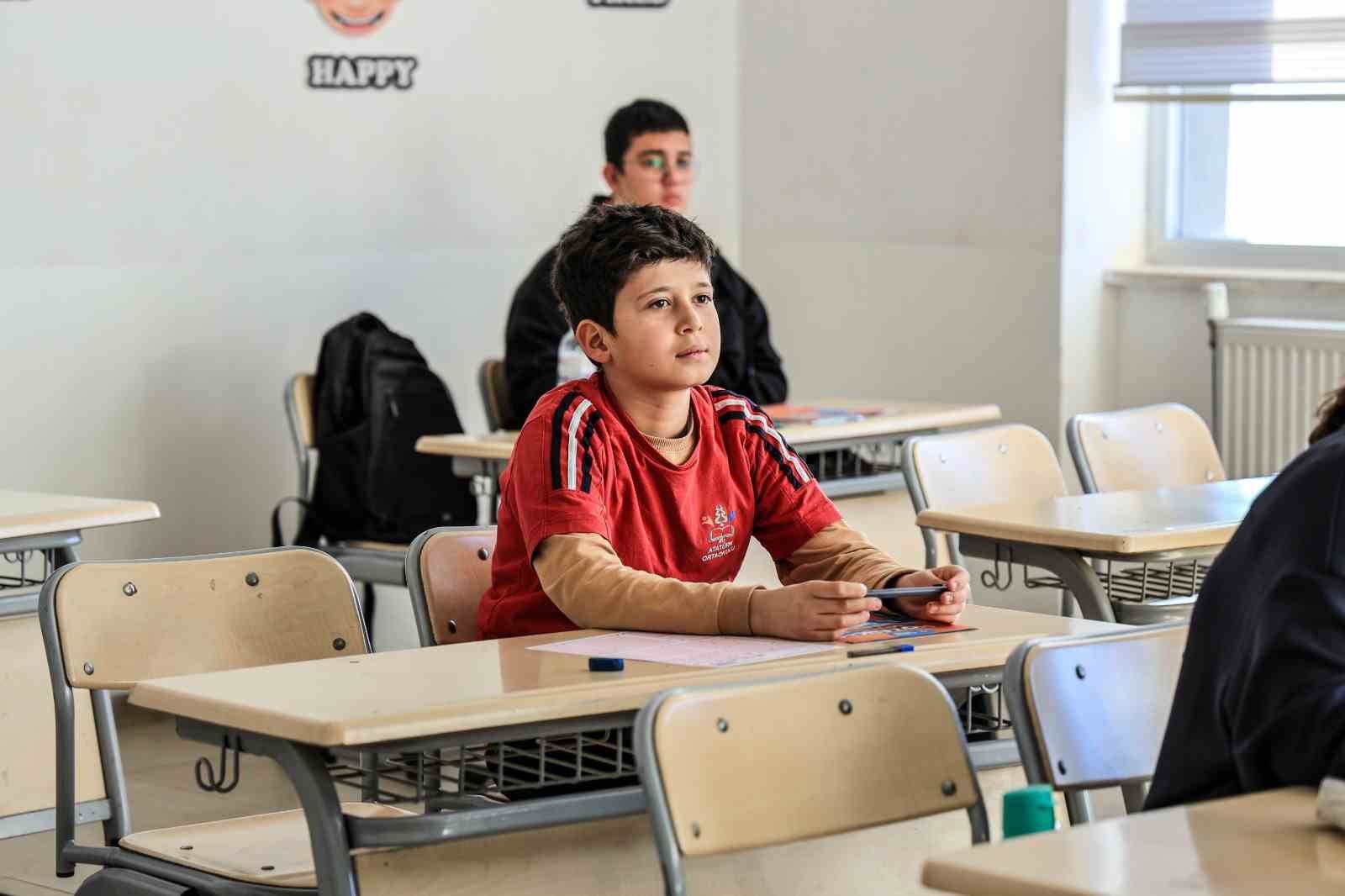 Çameli Belediyesi öğrencilere deneme sınavı desteği verdi