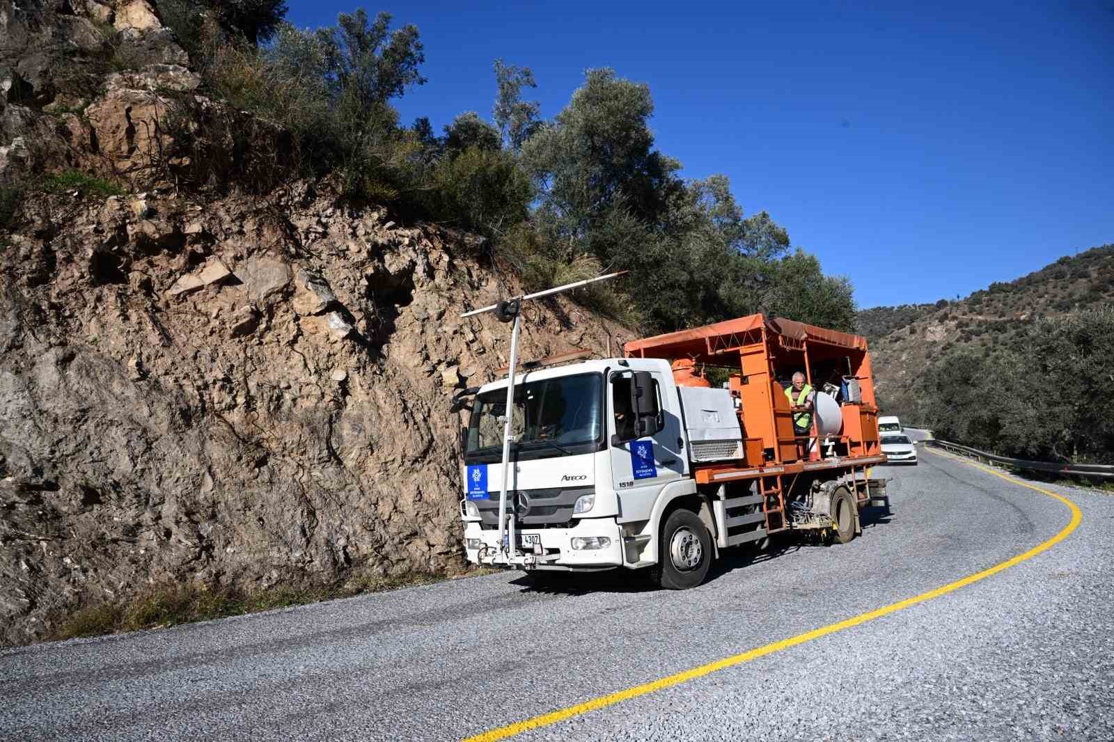 Büyükşehir’den Aydın genelinde eş zamanlı yol hamlesi