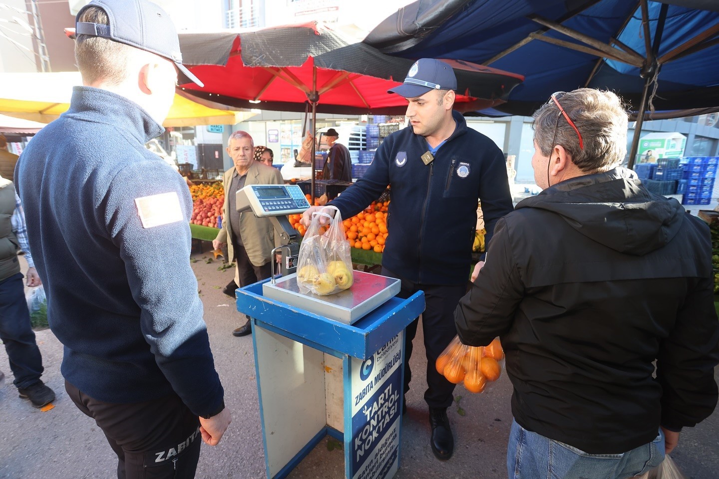 Canik’te pazarlarda denetim: Tartıdan tezgaha tam kontrol