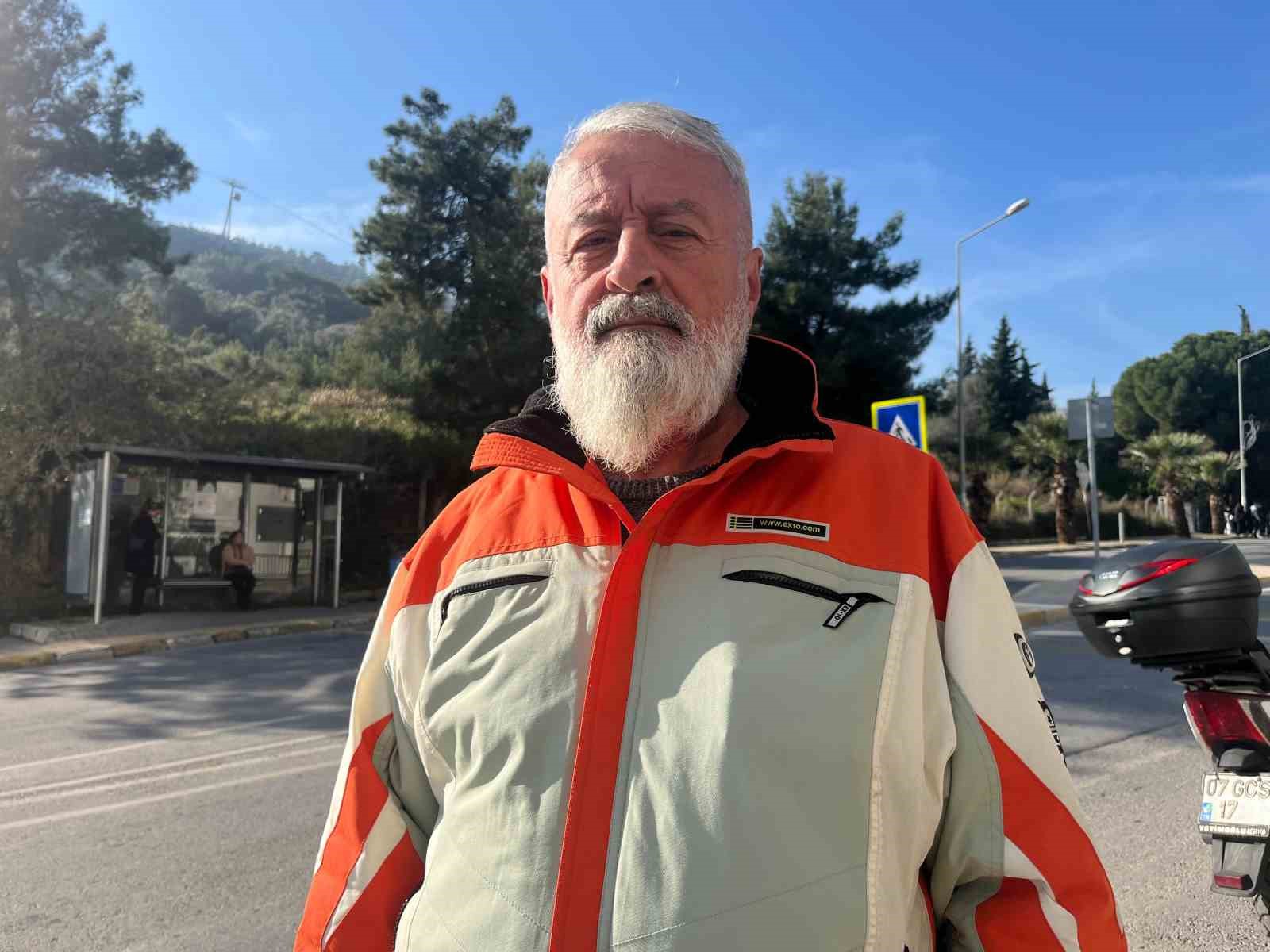 İzmir, sokaklarında domuz sürüleri ile doğal yaşam parkına döndü
