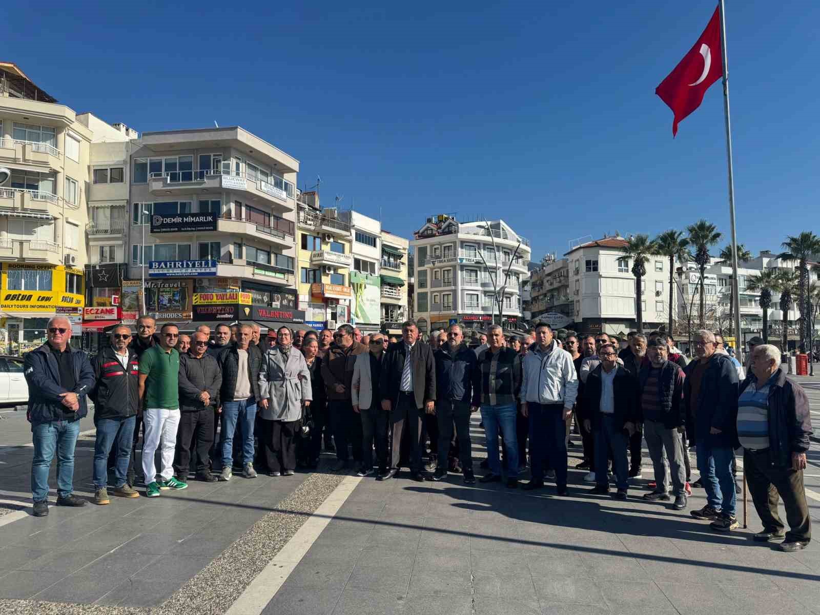 Marmaris Kordon Caddesi taksicilerinden belediyeye tepki