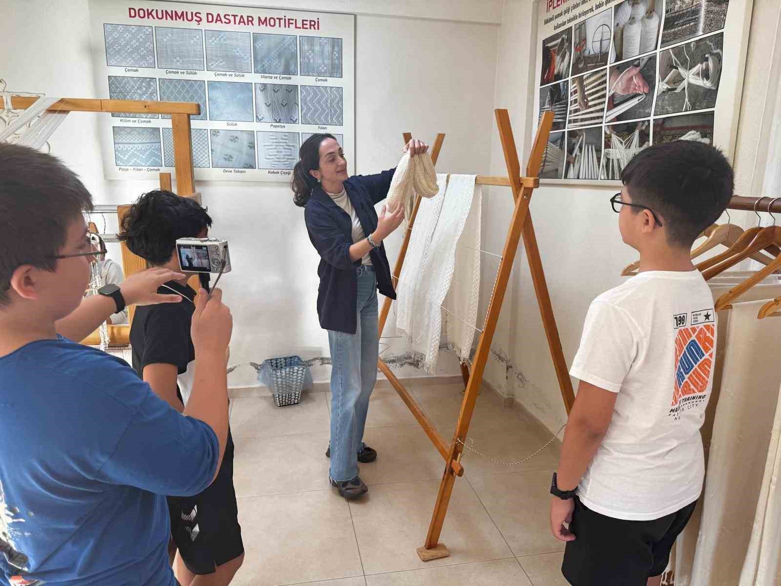 Dastar dokumacılığı, öğrencilerin dijital dokunuşuyla geleceğe taşındı