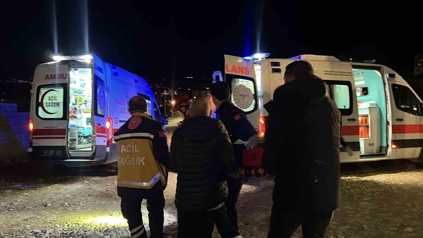 Kahramanmaraş'ta trafik kazasında 3 kişi yaralandı - İhlas Haber Ajansı