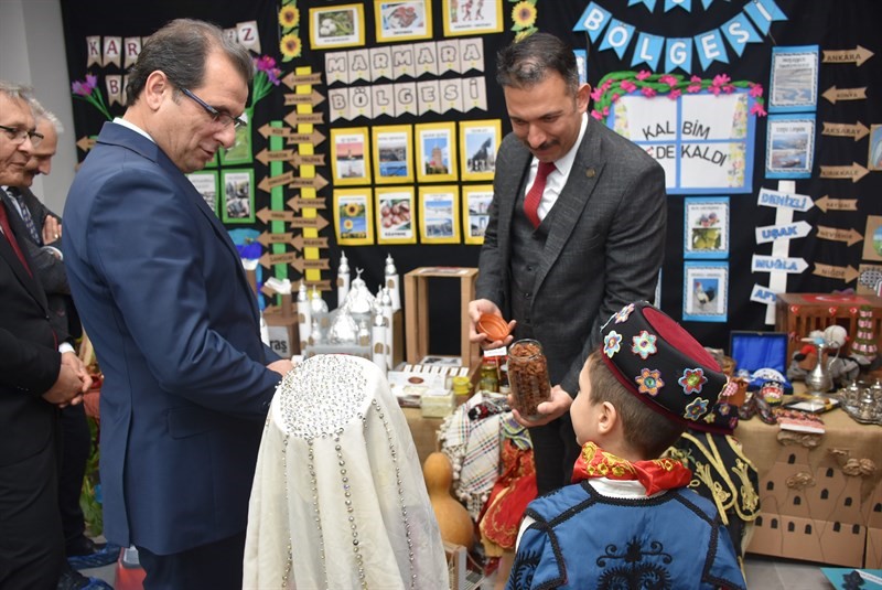 Salihli&rsquo;de Tutum, Yatırım Ve T&uuml;rk Malları Haftası kutlandı
