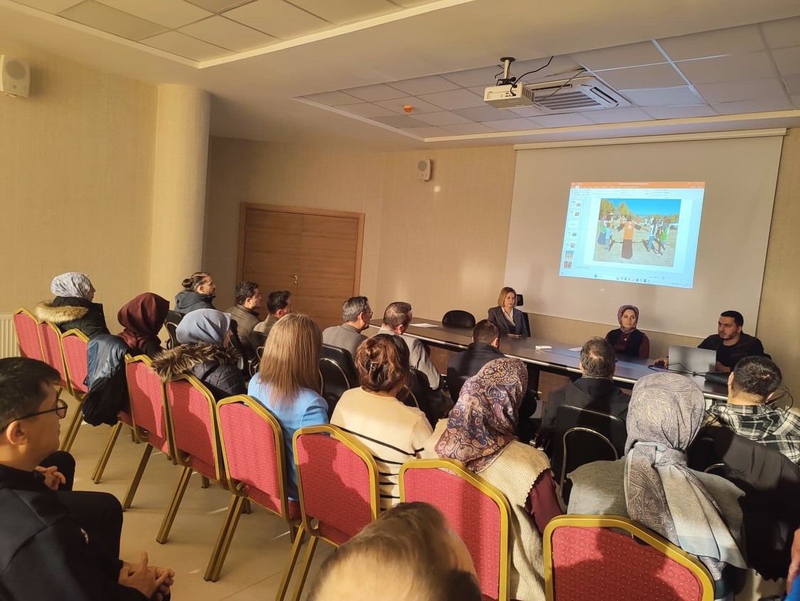 Altıntaş’ta "Yetim Kardeş" projesi tanıtıldı