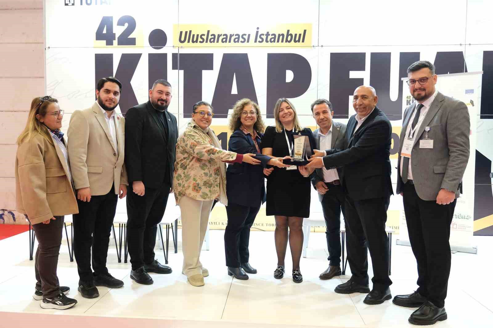 Büyükçekmece Belediyesi, TÜYAP Kitap Fuarı’nda edebiyatseverleri yazarlarla bir araya getirdi